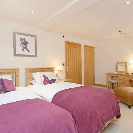 Cold Cotes 게스트하우스